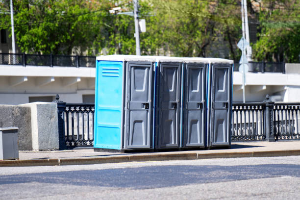 Best Porta potty rental near me  in Cleveland, FL